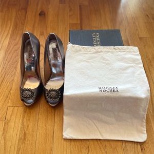 Badgley Mischka Peep toe leather Pewter Silver shoe